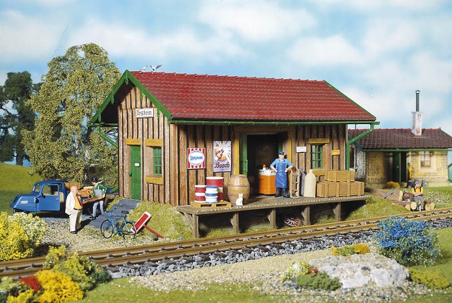 Pola 330905 - Freight Shed